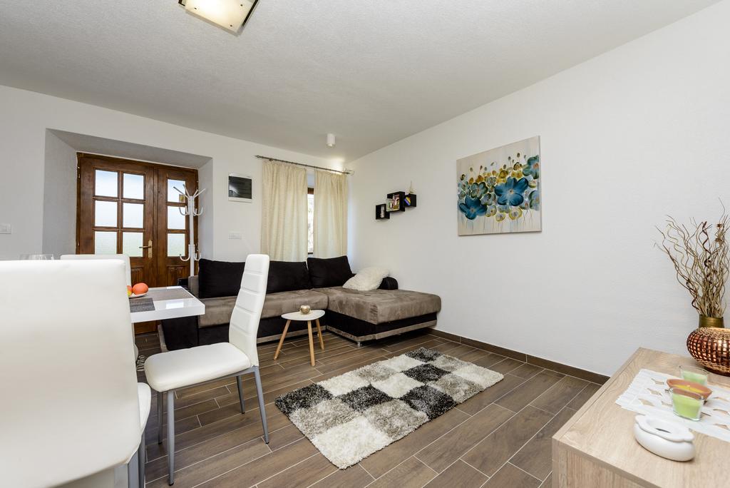 Mistral - Cosy With Sea View Apartment