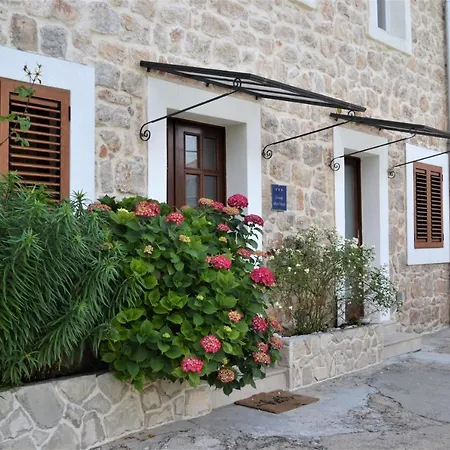 Apartment Mistral - Cosy Apartment With Sea View Molunat Exterior foto